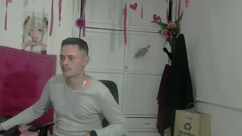 Snapshot of taurosex2025 chatting on 11.14.25 taurosex2025 online show from 11.14.25