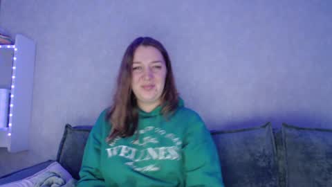 Snapshot of taxxxu chatting on 12.03.24 Diana online show from 12.03.24