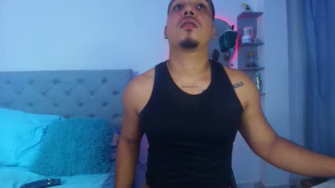 Snapshot of taylor_collins_2 chatting on 10.02.25 taylor_collins_2 online show from 10.02.25