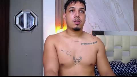 Snapshot of taylor_collins_2 chatting on 10.12.25 taylor_collins_2 online show from 10.12.25