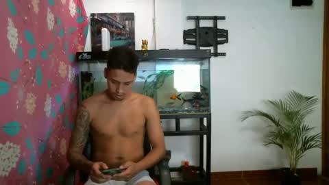 Snapshot of taylor_meghan chatting on 10.17.25 Taylor and Meghan online show from 10.17.25