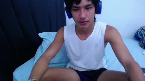 Snapshot of tayronx33 chatting on 02.01.25 Tayron online show from 02.01.25