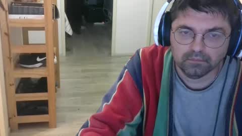 Snapshot of tchecky2 chatting on 01.06.25 tchecky2 online show from 01.06.25