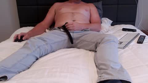 Snapshot of tchrnd chatting on 10.03.25 tchrnd online show from 10.03.25