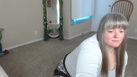 Snapshot of teases chatting on 03.02.25 teases online show from 03.02.25