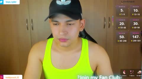 Snapshot of teddy_cowboy chatting on 02.04.25 Follow me on Twitter boys ryder and instagram teddyscoot 12 online show from 02.04.25