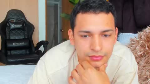 Snapshot of teddy_cowboy chatting on 02.20.25 Follow me on Twitter boys ryder and instagram teddyscoot 12 online show from 02.20.25