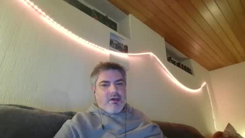 Snapshot of teeforyou chatting on 02.05.25 Peter online show from 02.05.25