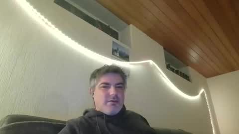 Snapshot of teeforyou chatting on 03.05.25 Peter online show from 03.05.25