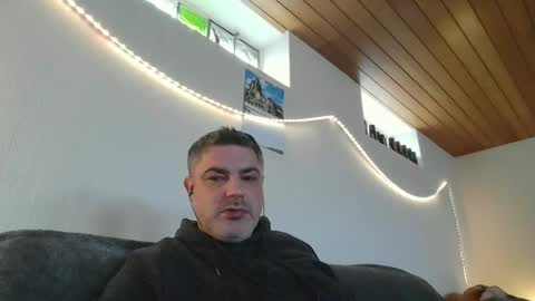 Snapshot of teeforyou chatting on 03.12.25 Peter online show from 03.12.25