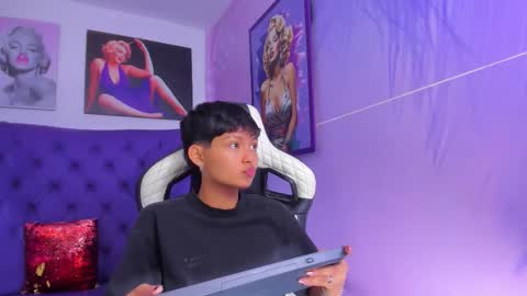 Snapshot of tefi_meow chatting on 09.13.25 Stefani  online show from 09.13.25