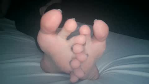 Viv West online show from 11.06.25