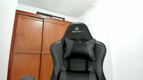 Snapshot of teles10 chatting on 02.14.25 Teles2023 online show from 02.14.25