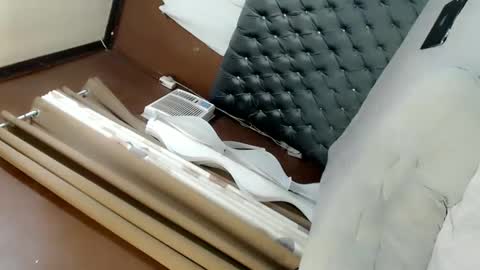 Snapshot of temptationofsex chatting on 01.29.25 EVA GLASSCOTT online show from 01.29.25