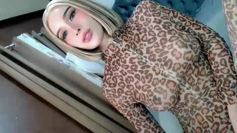 Snapshot of temptationofsex chatting on 02.22.25 EVA GLASSCOTT online show from 02.22.25