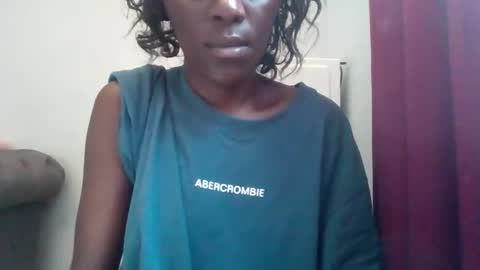 Snapshot of temptiebony69 chatting on 10.01.25 temptiebony69 online show from 10.01.25