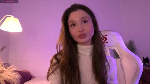 Snapshot of tenderbabyy chatting on 11.28.25 Amina online show from 11.28.25