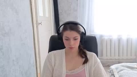 Anny Simpson online show from 11.06.25