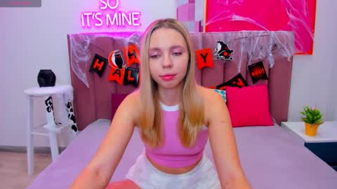 Tessa 3 online show from 10.30.25