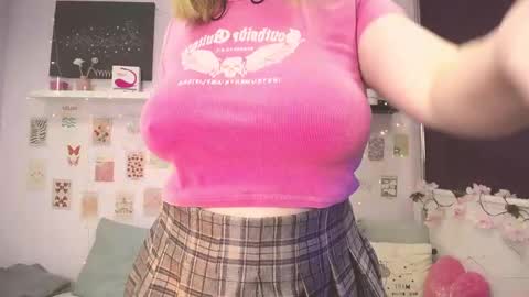 Snapshot of tesspleasure chatting on 02.01.25 TESSA online show from 02.01.25