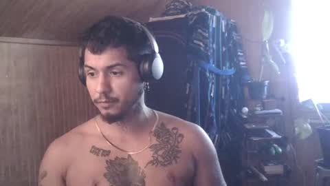 Snapshot of testotease chatting on 01.11.25 Milo online show from 01.11.25