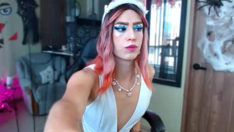 Snapshot of tevenwhiite chatting on 11.02.25 teven online show from 11.02.25