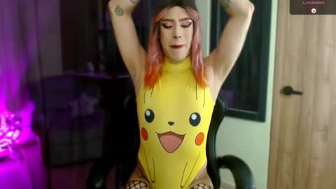 Snapshot of tevenwhiite chatting on 11.28.25 teven online show from 11.28.25