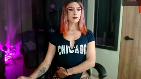 Snapshot of tevenwhiite chatting on 12.02.25 teven online show from 12.02.25