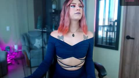 Snapshot of tevenwhiite chatting on 12.02.25 teven online show from 12.02.25