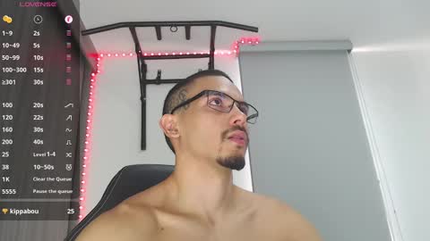 Snapshot of th_russ chatting on 12.21.24 INSTAGRAM Th1rss online show from 12.21.24