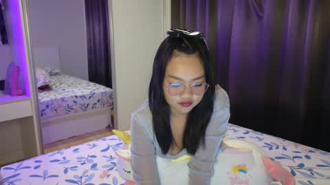 Snapshot of thailand4you chatting on 12.11.24 AbbieThai online show from 12.11.24