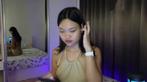 Snapshot of thailand4you chatting on 02.19.25 AbbieThai online show from 02.19.25