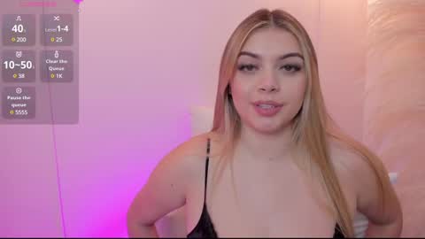 Snapshot of thaliafox_ chatting on 03.05.25  Thalia online show from 03.05.25