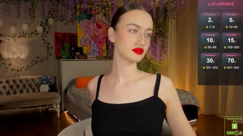 Snapshot of that_eva chatting on 10.25.25 Your Eva online show from 10.25.25