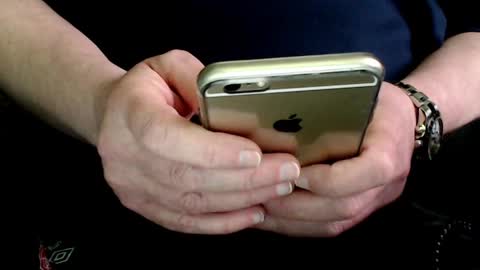 Snapshot of the1pocketrocket chatting on 01.04.25 the1pocketrocket online show from 01.04.25