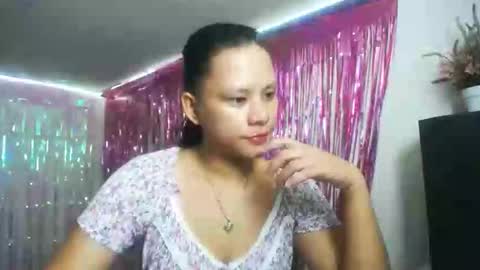 Snapshot of theaxxxx7970 chatting on 10.02.25 thea online show from 10.02.25