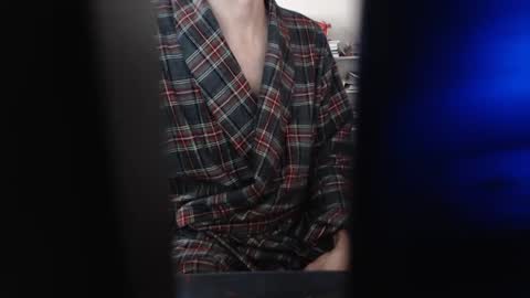 Snapshot of thedestion chatting on 12.31.24 Destion online show from 12.31.24