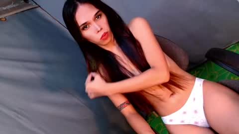 Snapshot of thedevil_inme chatting on 01.21.25 Lana But you can spell it backwards online show from 01.21.25