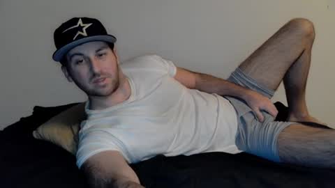 Snapshot of theetwohander chatting on 02.02.25 Theetwohander online show from 02.02.25