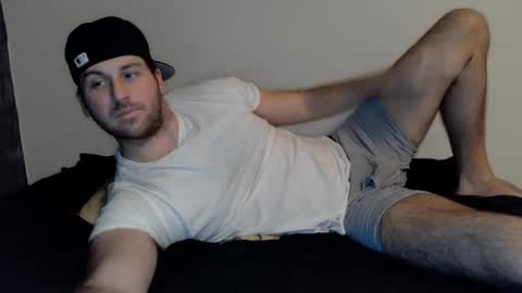 Snapshot of theetwohander chatting on 02.06.25 Theetwohander online show from 02.06.25