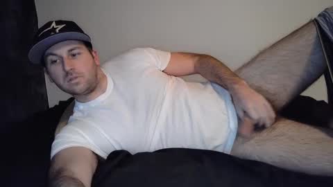 Snapshot of theetwohander chatting on 02.18.25 Theetwohander online show from 02.18.25