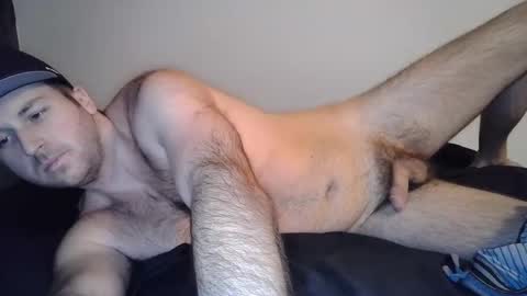 Snapshot of theetwohander chatting on 02.19.25 Theetwohander online show from 02.19.25