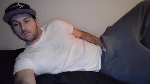 Snapshot of theetwohander chatting on 03.02.25 Theetwohander online show from 03.02.25