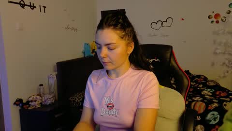 TheFarmergirl online show from 11.18.25