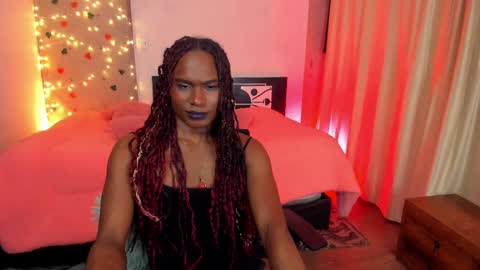 Snapshot of thegoldenbitch chatting on 03.12.25 Goldie online show from 03.12.25