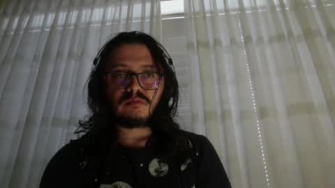 Snapshot of theguitarmistery chatting on 03.08.25 theguitarmistery online show from 03.08.25