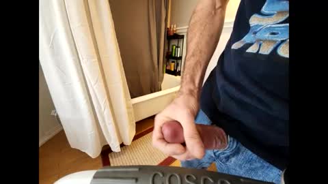 Snapshot of theguyneeds chatting on 12.02.24 Theguyneeds online show from 12.02.24