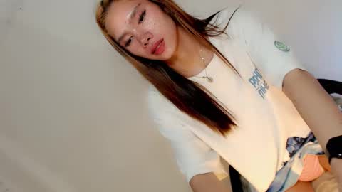 Snapshot of thehornygirl_laisa chatting on 01.15.25 laisa online show from 01.15.25