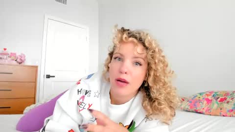 Lily Marie online show from 01.08.25