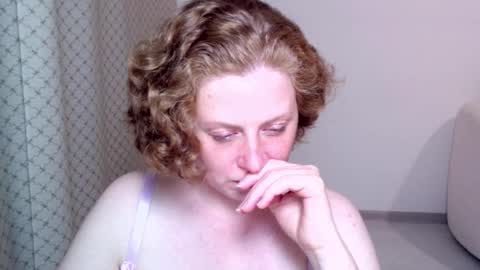 Ella online show from 09.28.25